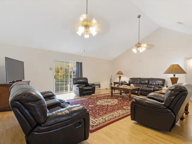 $349,900 | 9313 Highway 61, Hankamer, TX 77560