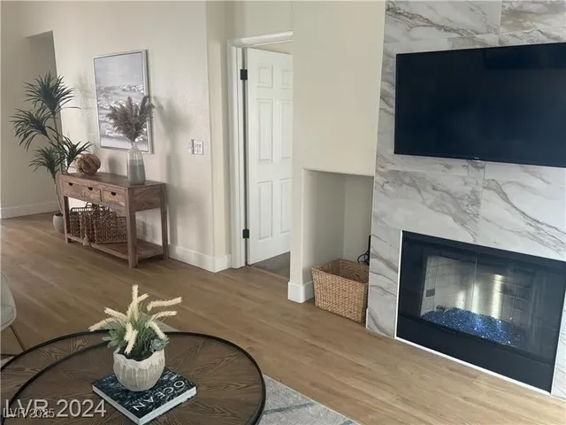 $2,400 | 7909 Mt Shasta Circle, Las Vegas, NV 89145