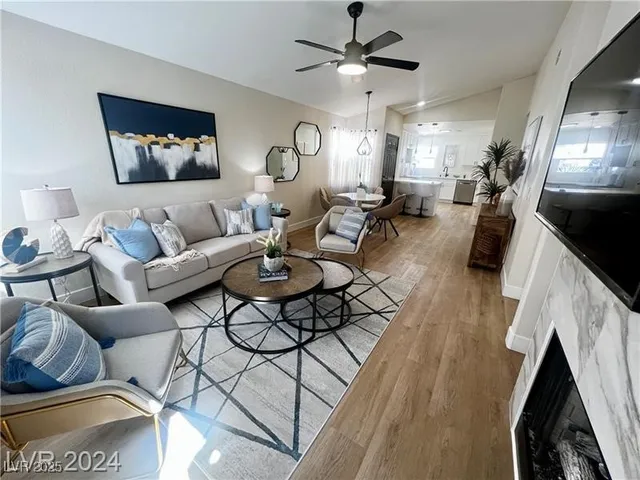 $2,400 | 7909 Mt Shasta Circle, Las Vegas, NV 89145