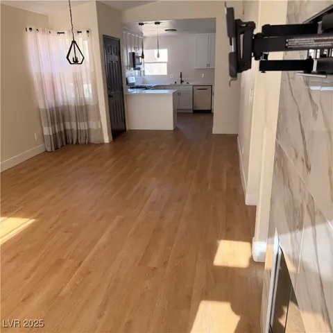 $2,400 | 7909 Mt Shasta Circle, Las Vegas, NV 89145