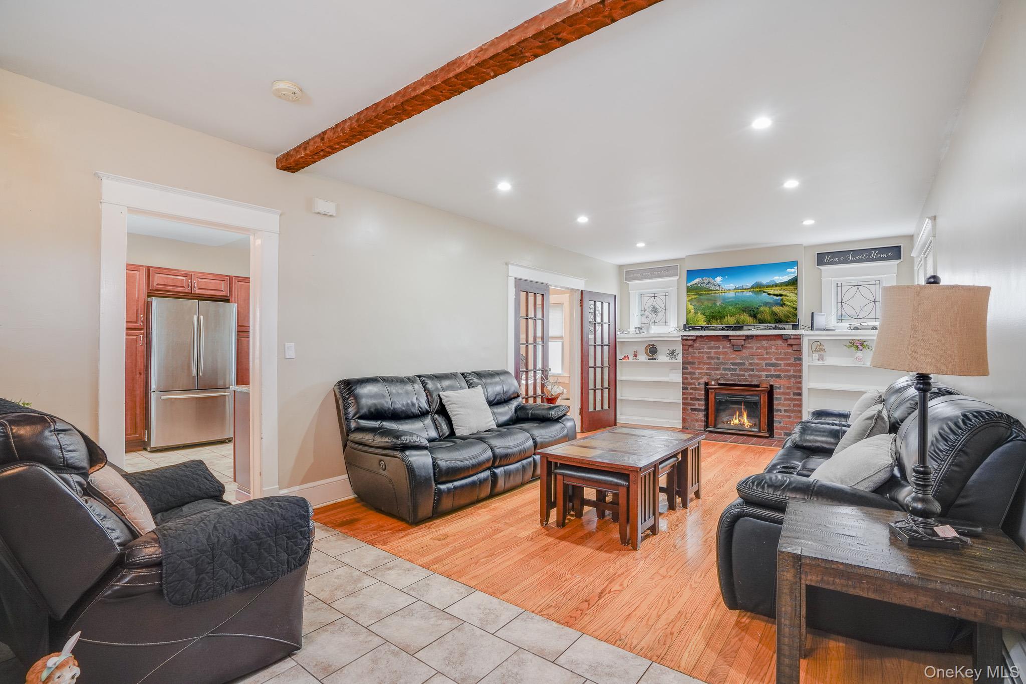 609 Washington Street Peekskill, NY 10566 - Photo 6 of 37 Living room.