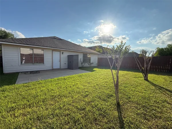 $2,075 | 5935 Wildbriar Lane, Richmond, TX 77469
