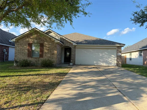 $2,075 | 5935 Wildbriar Lane, Richmond, TX 77469