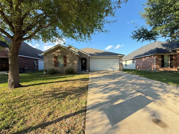 $2,075 | 5935 Wildbriar Lane, Richmond, TX 77469