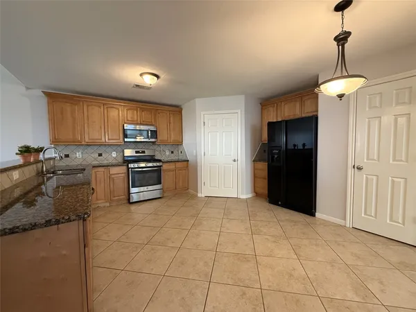 $2,075 | 5935 Wildbriar Lane, Richmond, TX 77469