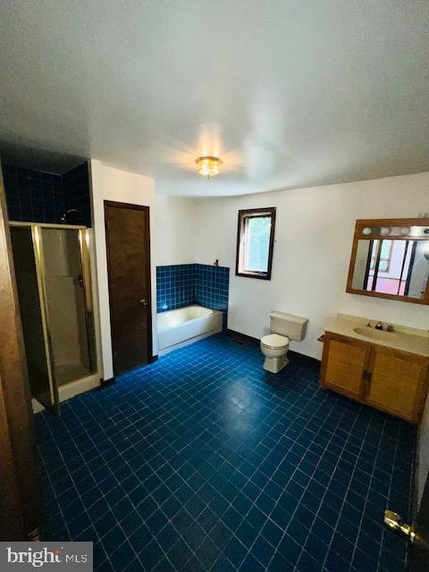 348 Pineville Road Newtown, PA 18940 - Photo 13 of 25 Upstairs Bathroom 1