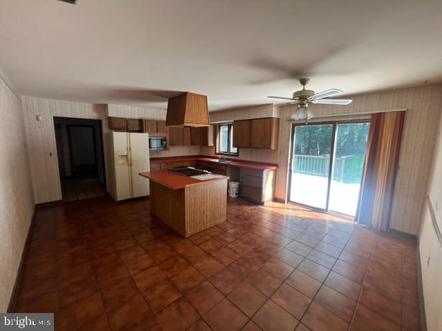348 Pineville Road Newtown, PA 18940 - Photo 15 of 25 Main floor kitchen