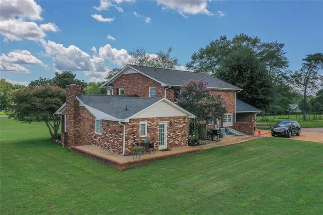 $750,000 | 2001 Burns Bridge Road, Anderson, SC 29625