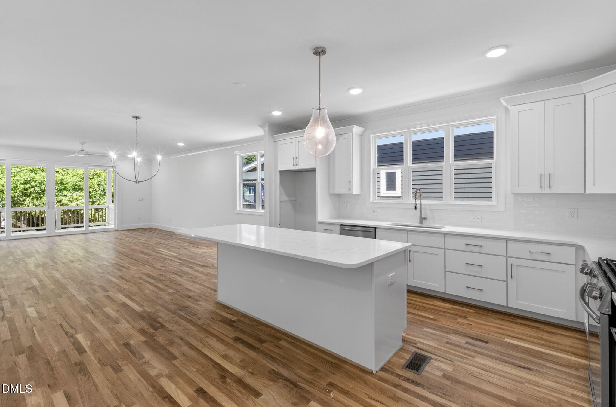 516 Heather Drive Raleigh, NC 27606 - Photo 8 of 38