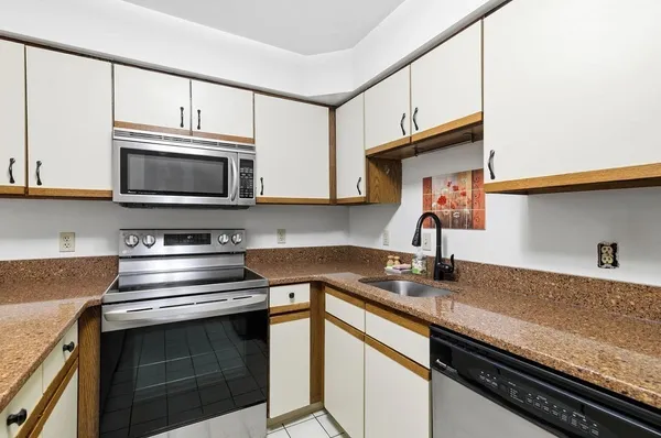$465,000 | 403 Tuckers Lane, Unit 403, Hingham, MA 02043