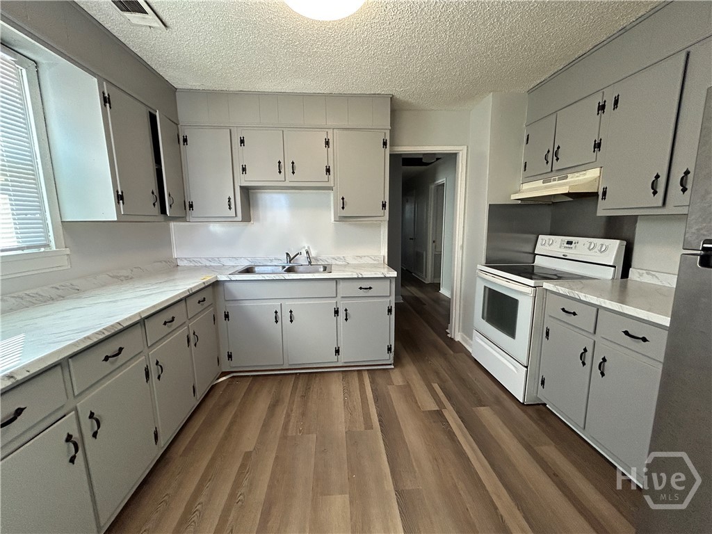 3715 Skidaway Road Savannah, GA 31404 - Photo 11 of 18