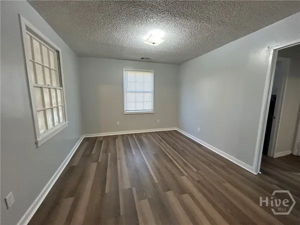 $1,995 | 3715 Skidaway Road, Savannah, GA 31404