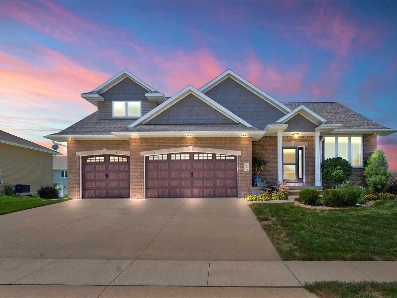 2279 Antler Ridge Drive Dubuque, IA 52002 - Photo 2 of 33 Gallery Image 2