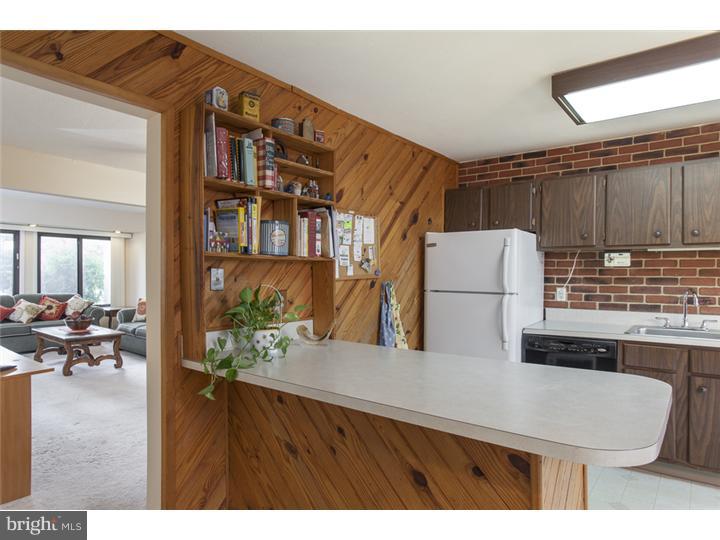 263 Bolton Road Hightstown, NJ 08520 - Photo 5 of 25 Kitchen