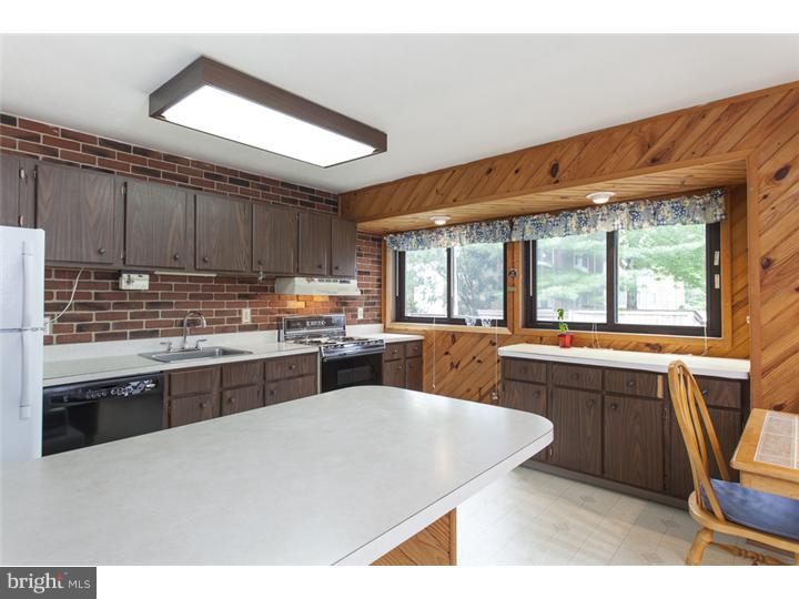 263 Bolton Road Hightstown, NJ 08520 - Photo 6 of 25 Kitchen