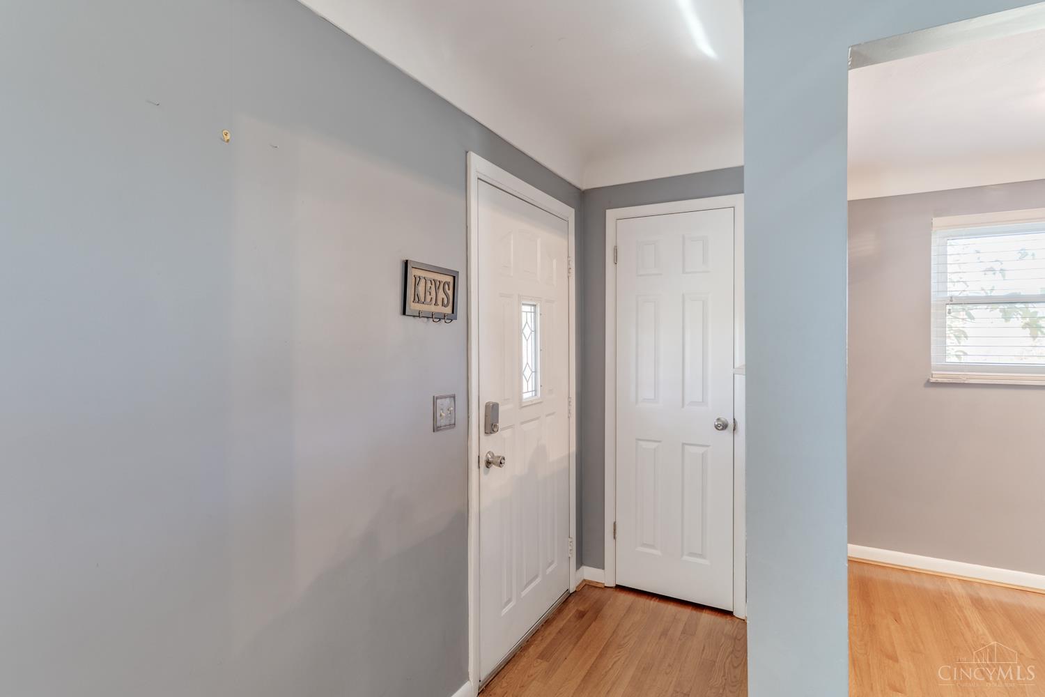 4660 Jessup Road Cincinnati, OH 45247 - Photo 7 of 39
