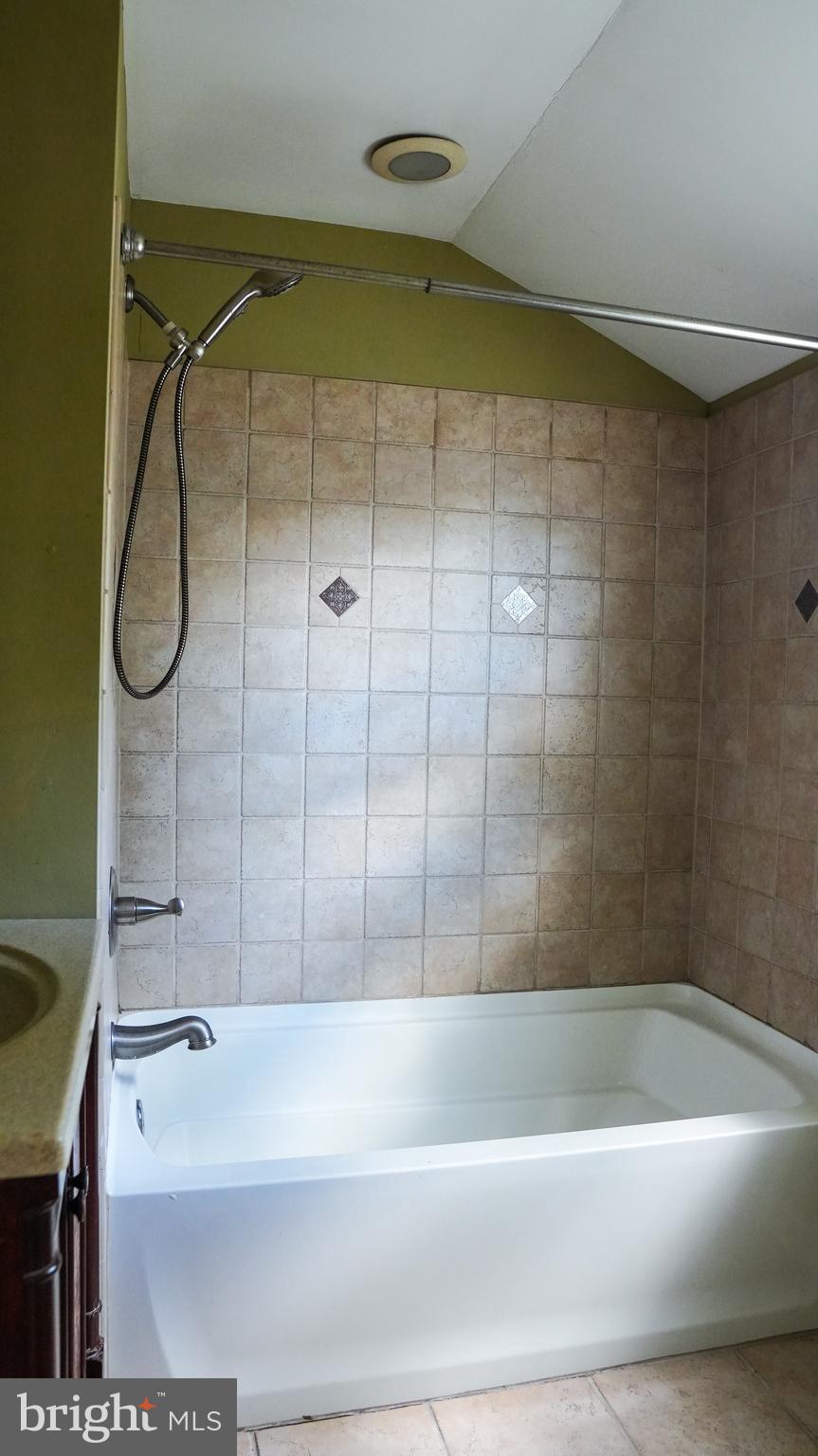 9231 Old Newtown Road Philadelphia, PA 19115 - Photo 15 of 38 Gallery Image 15
