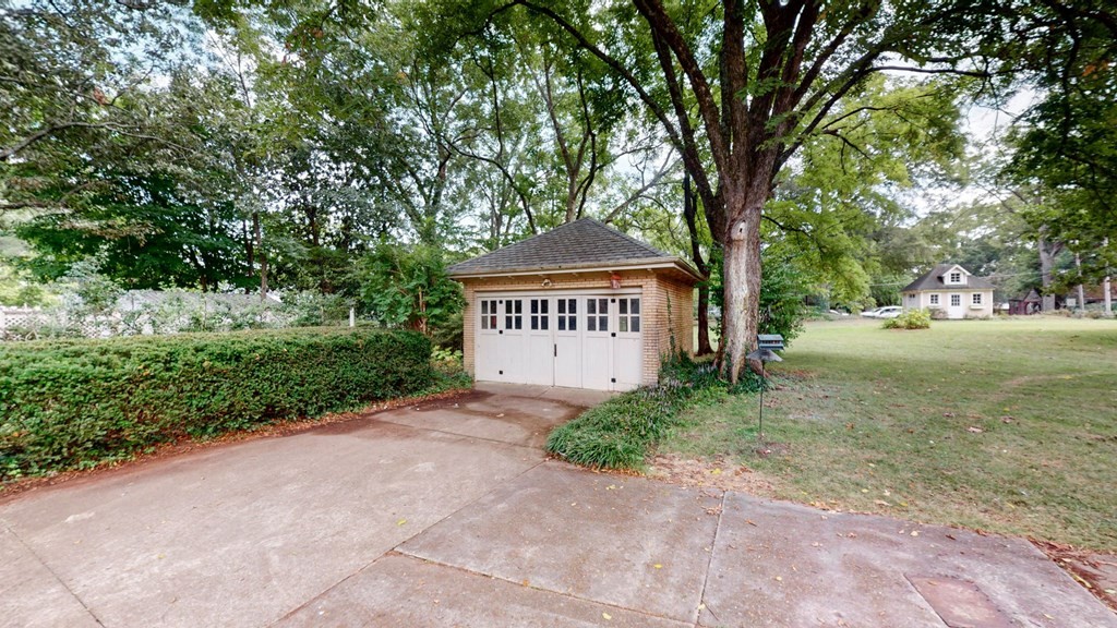 505 Walnut Street Paris, TN 38242 - Photo 51 of 54 a view of a park that has large trees