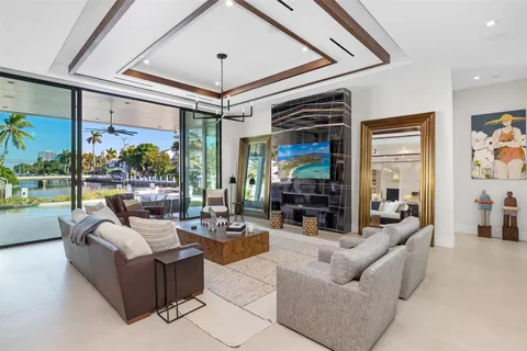 $13,995,000 | 100 Royal Palm Drive, Fort Lauderdale, FL 33301