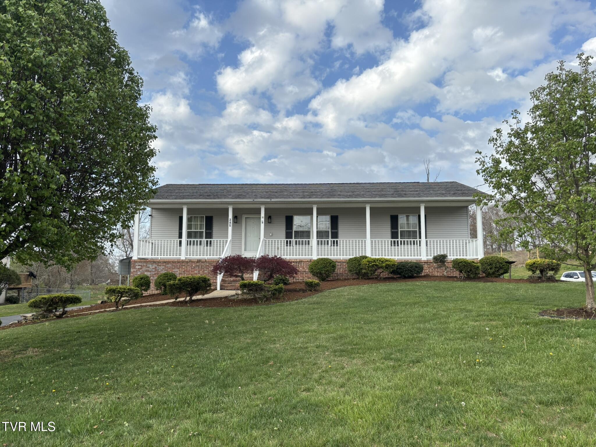 285 Brian Circle Afton, TN 37616 - Photo 24 of 24 IMG_2386