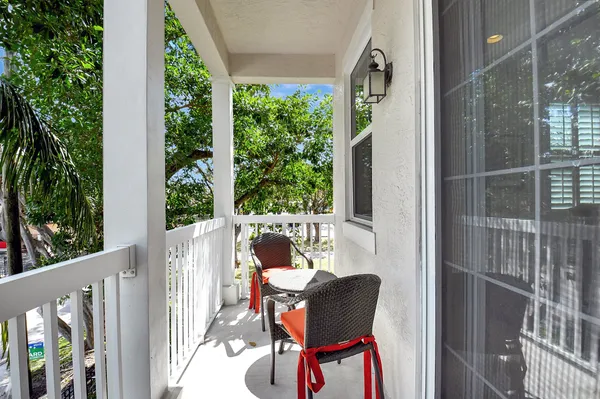 $4,500 | 122 Southwest 1st Avenue, Delray Beach, FL 33444