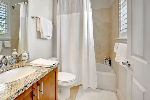 $4,500 | 122 Southwest 1st Avenue, Delray Beach, FL 33444
