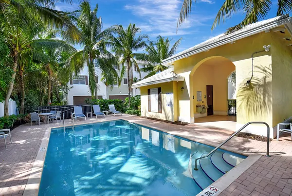 $4,500 | 122 Southwest 1st Avenue, Delray Beach, FL 33444