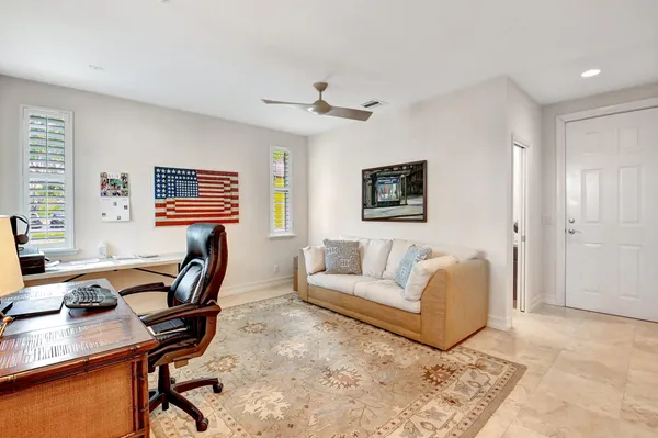 $4,500 | 122 Southwest 1st Avenue, Delray Beach, FL 33444