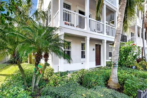 $4,500 | 122 Southwest 1st Avenue, Delray Beach, FL 33444