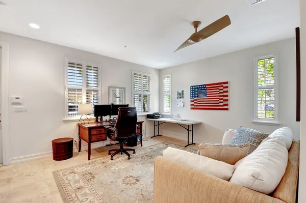 $4,500 | 122 Southwest 1st Avenue, Delray Beach, FL 33444