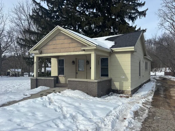 $134,900 | 463 East Chicago Street, Jonesville, MI 49250