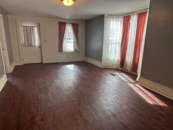 $134,900 | 463 East Chicago Street, Jonesville, MI 49250