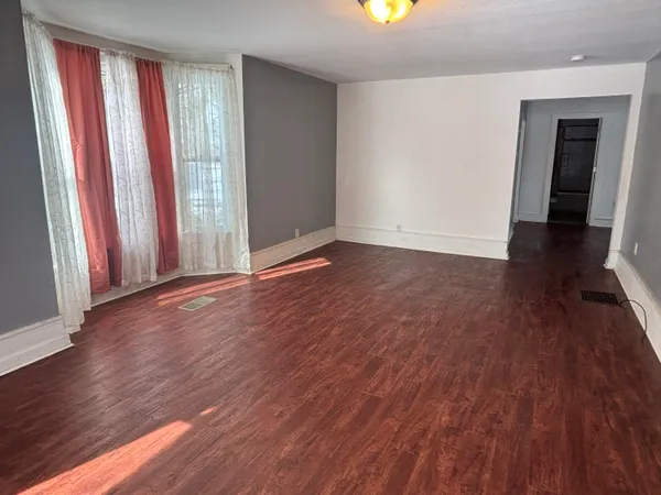 $134,900 | 463 East Chicago Street, Jonesville, MI 49250