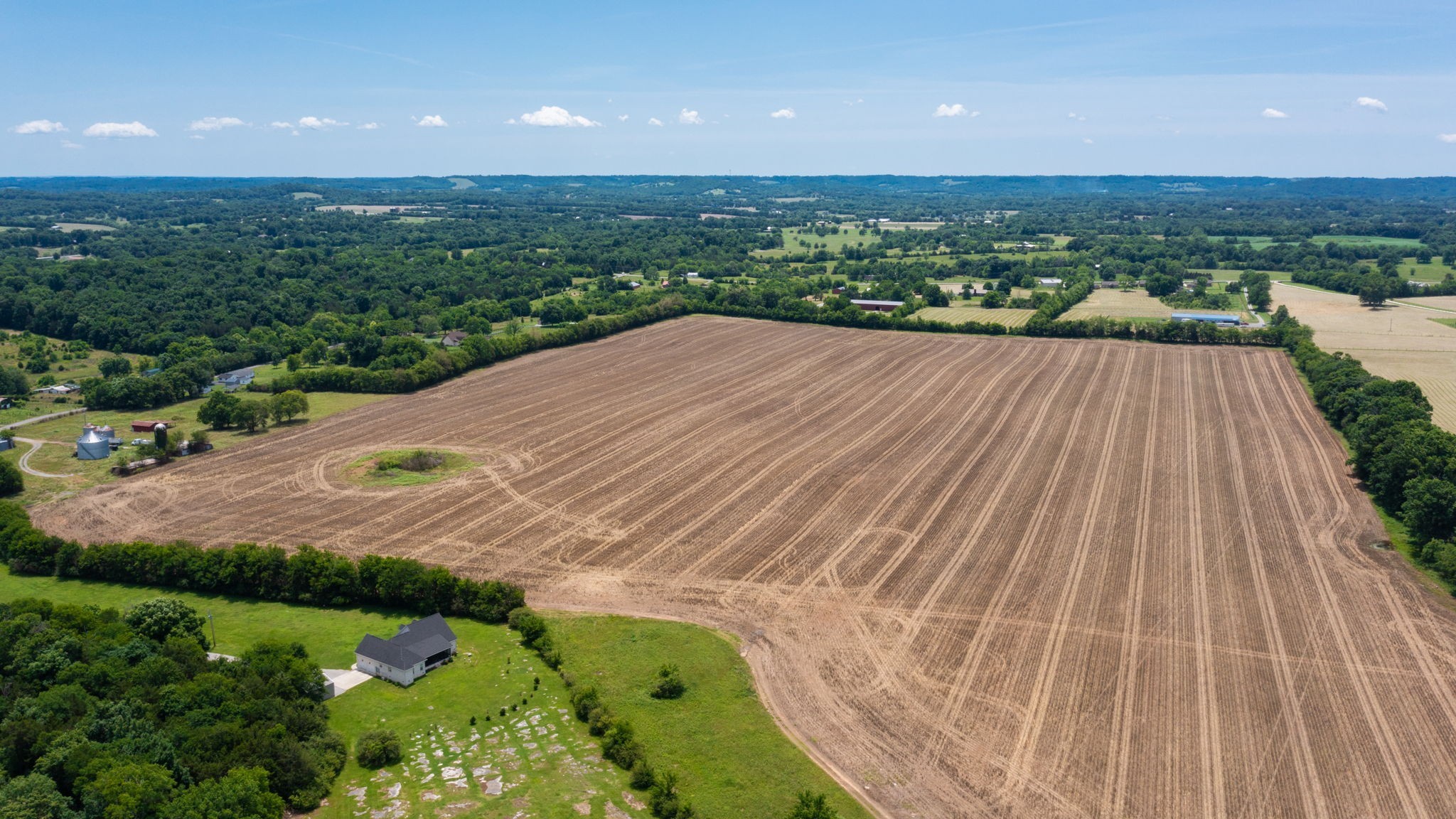 332 Coble Road Shelbyville, TN 37160 - Photo 20 of 30 a view of a balcony with yard
