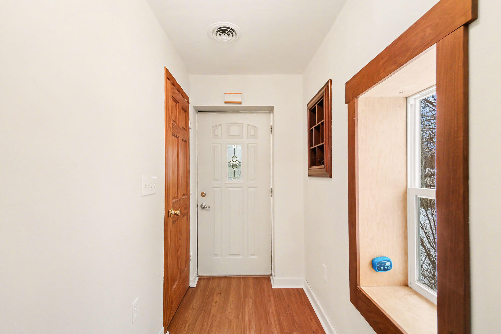 1415 4 Mile Road Northeast Grand Rapids, MI 49525 - Photo 12 of 20 005_file_920