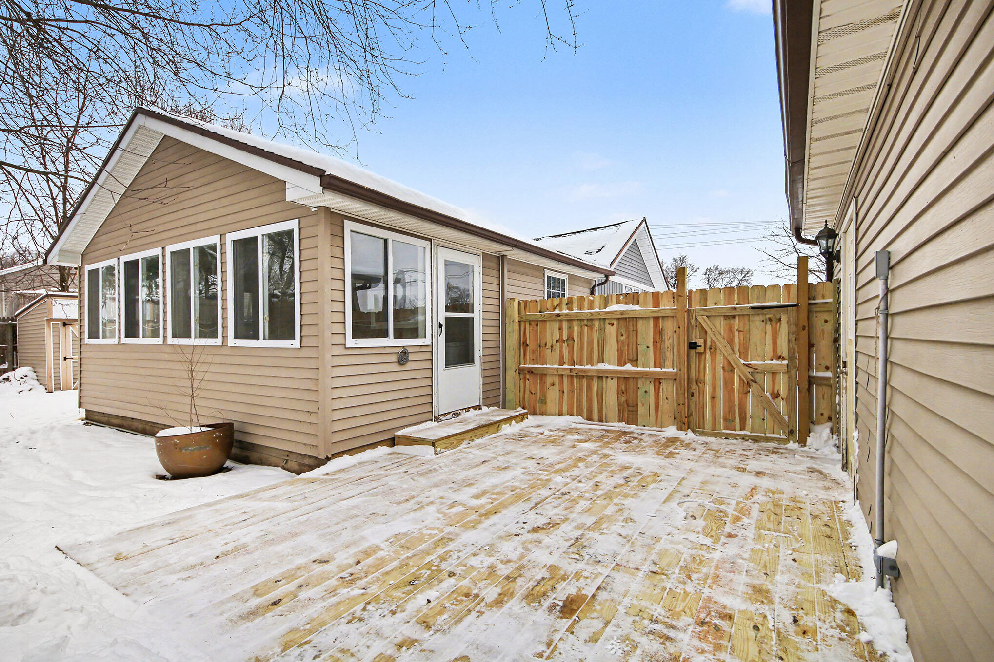 1415 4 Mile Road Northeast Grand Rapids, MI 49525 - Photo 4 of 20 017_file_29