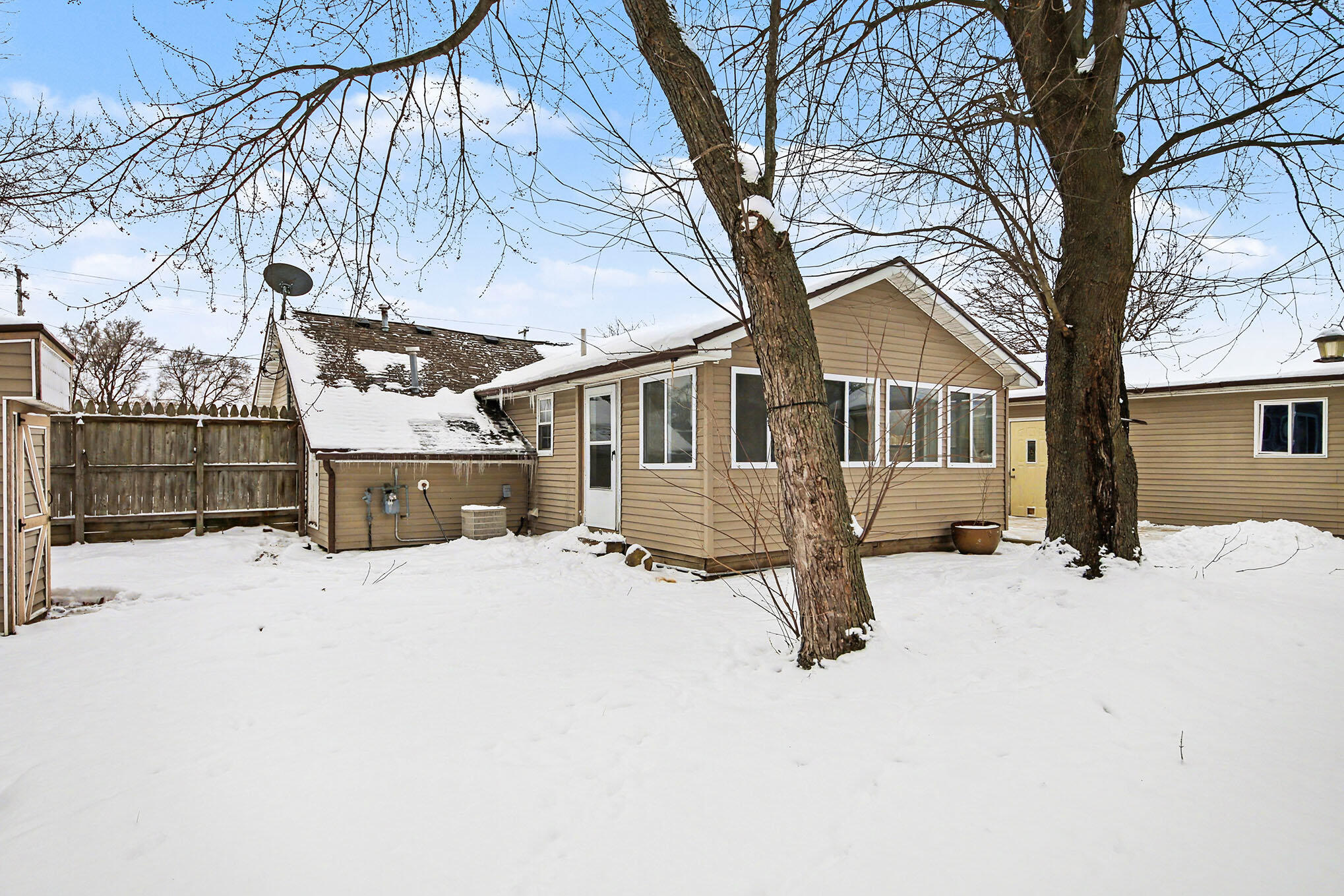 1415 4 Mile Road Northeast Grand Rapids, MI 49525 - Photo 5 of 20 018_file_171