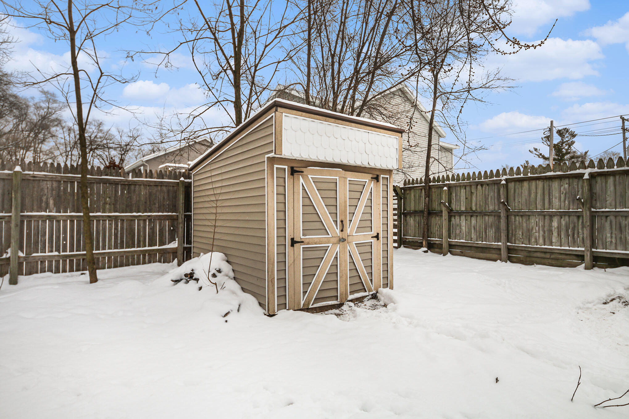 1415 4 Mile Road Northeast Grand Rapids, MI 49525 - Photo 6 of 20 019_file_967