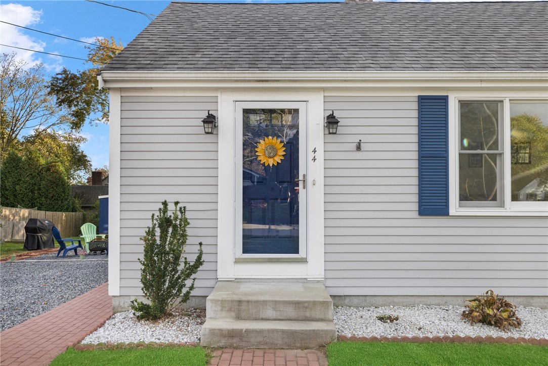 44 Orchard View Road Portsmouth, RI 02871 - Photo 4 of 40