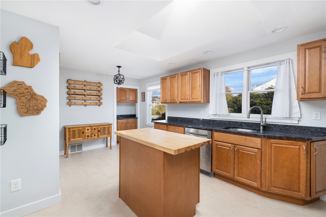 44 Orchard View Road Portsmouth, RI 02871 - Photo 5 of 40
