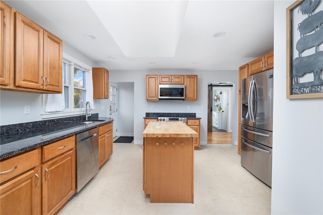 44 Orchard View Road Portsmouth, RI 02871 - Photo 10 of 40