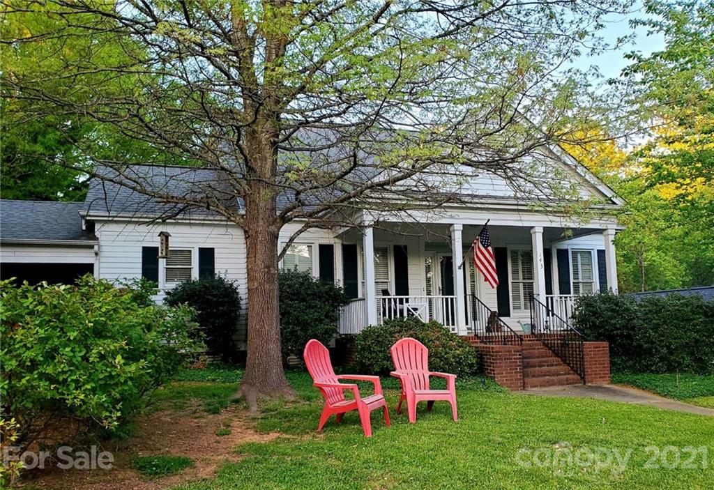143 Morrison Hill Road Davidson, NC 28036 - Photo 1 of 17 a front view of house with yard and green space
