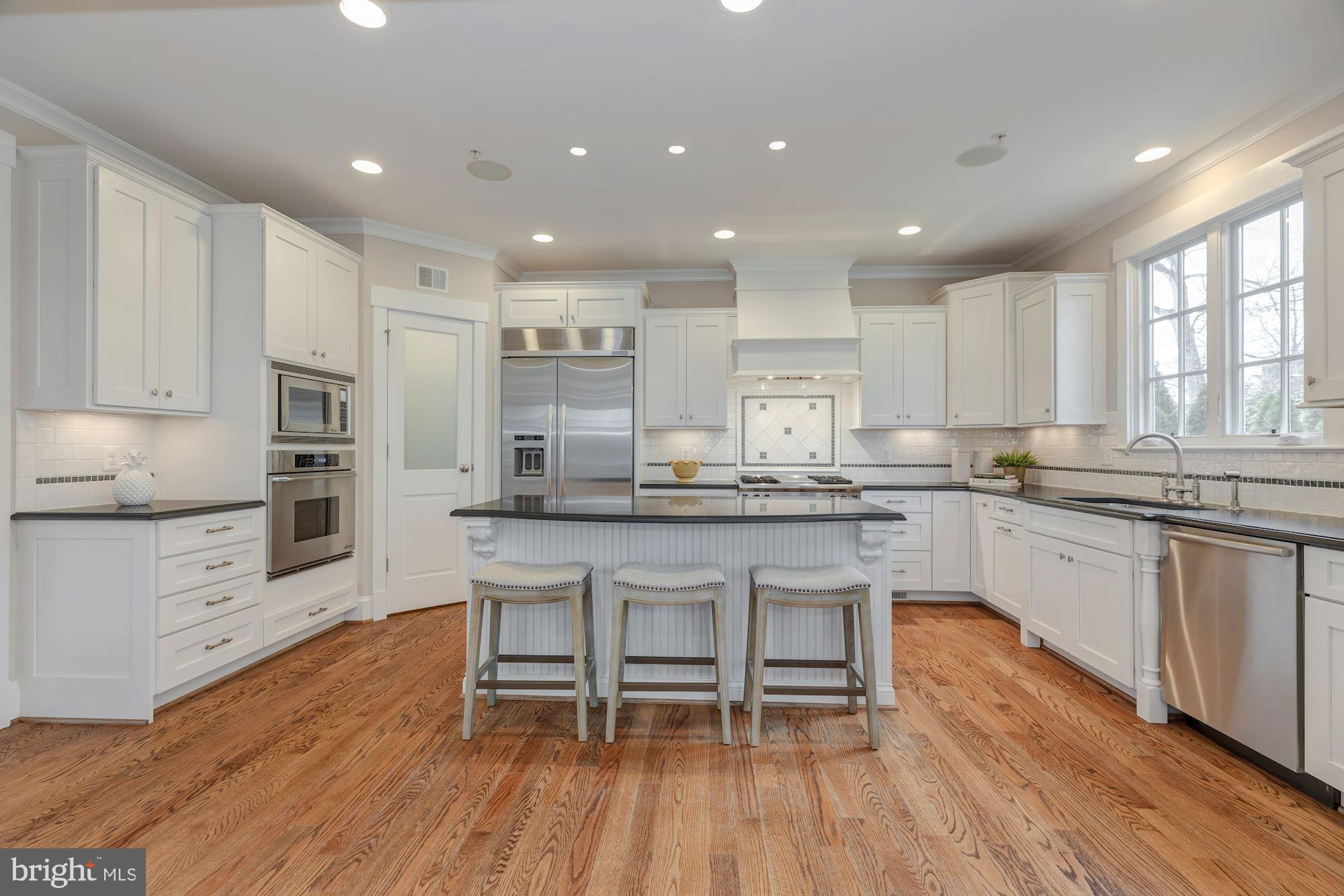 6200 Walhonding Road Bethesda, MD 20816 - Photo 11 of 65 Gallery Image 11