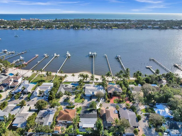 $1,379,000 | 913 South Lakeside Place, Lantana, FL 33462
