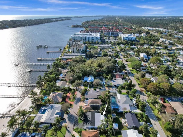$1,379,000 | 913 South Lakeside Place, Lantana, FL 33462