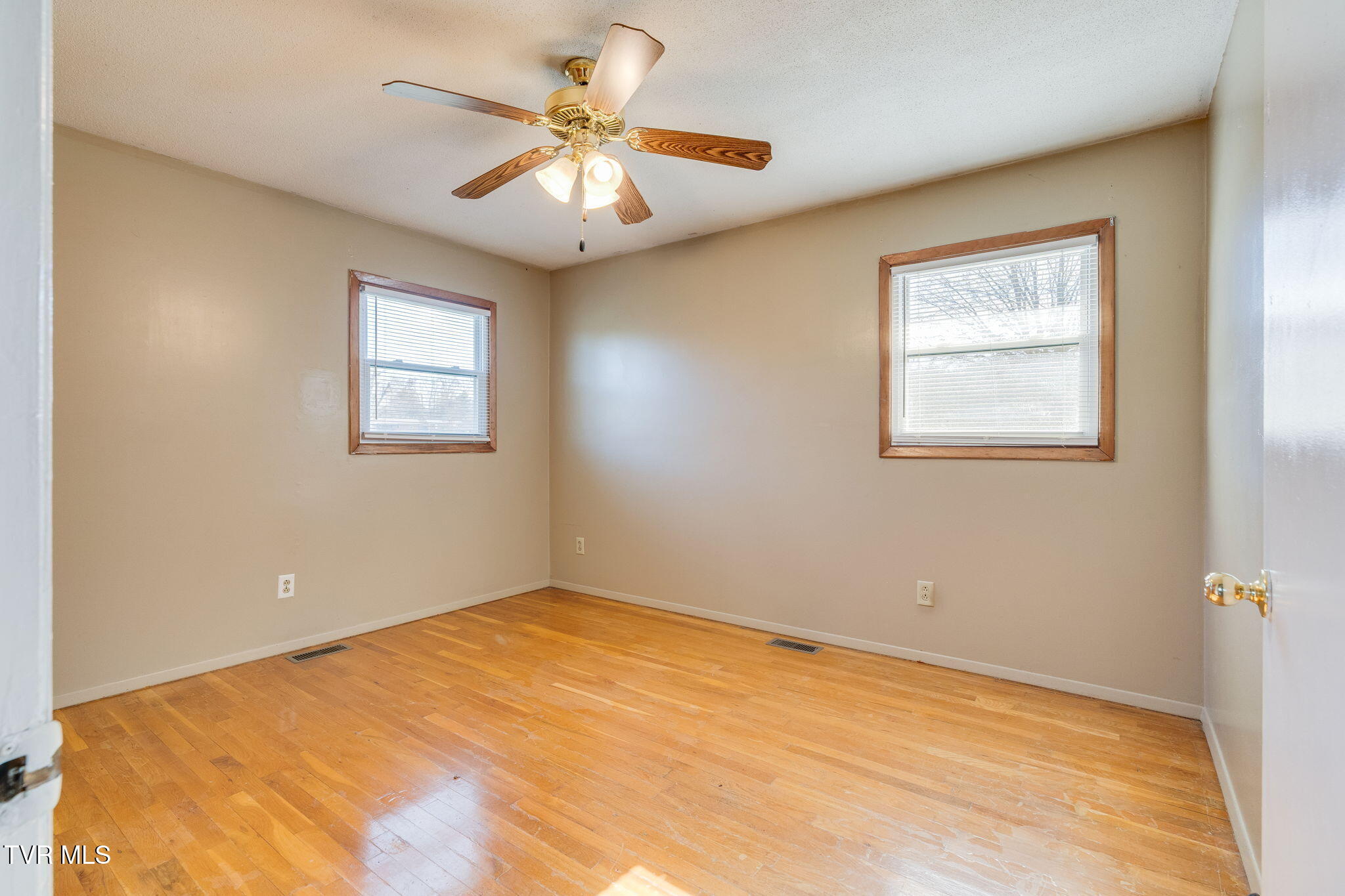 2907 Indian Ridge Road Johnson City, TN 37604 - Photo 19 of 37 013