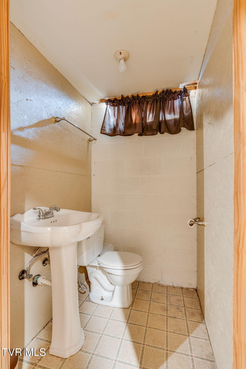 2907 Indian Ridge Road Johnson City, TN 37604 - Photo 20 of 37 024