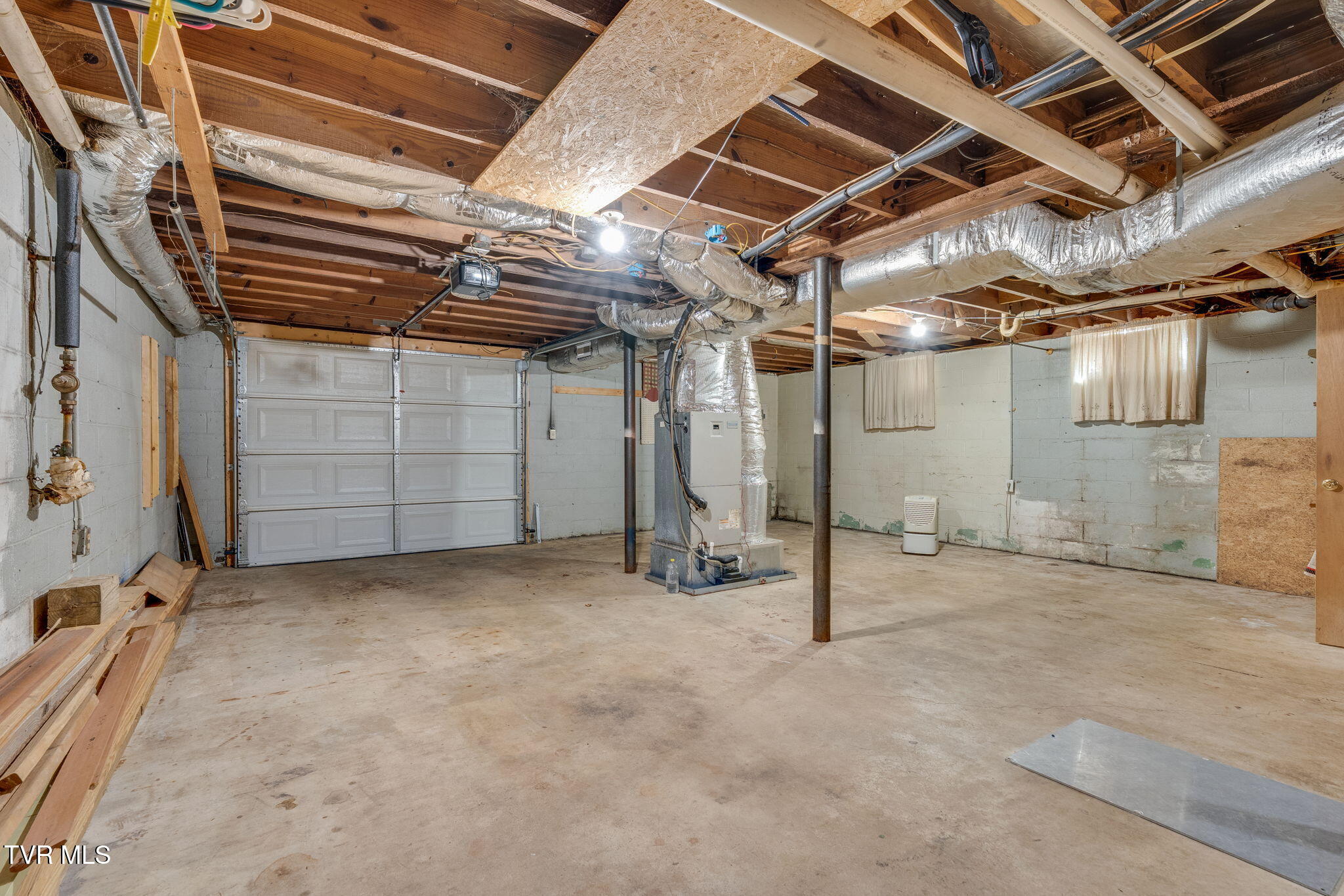 2907 Indian Ridge Road Johnson City, TN 37604 - Photo 22 of 37 022