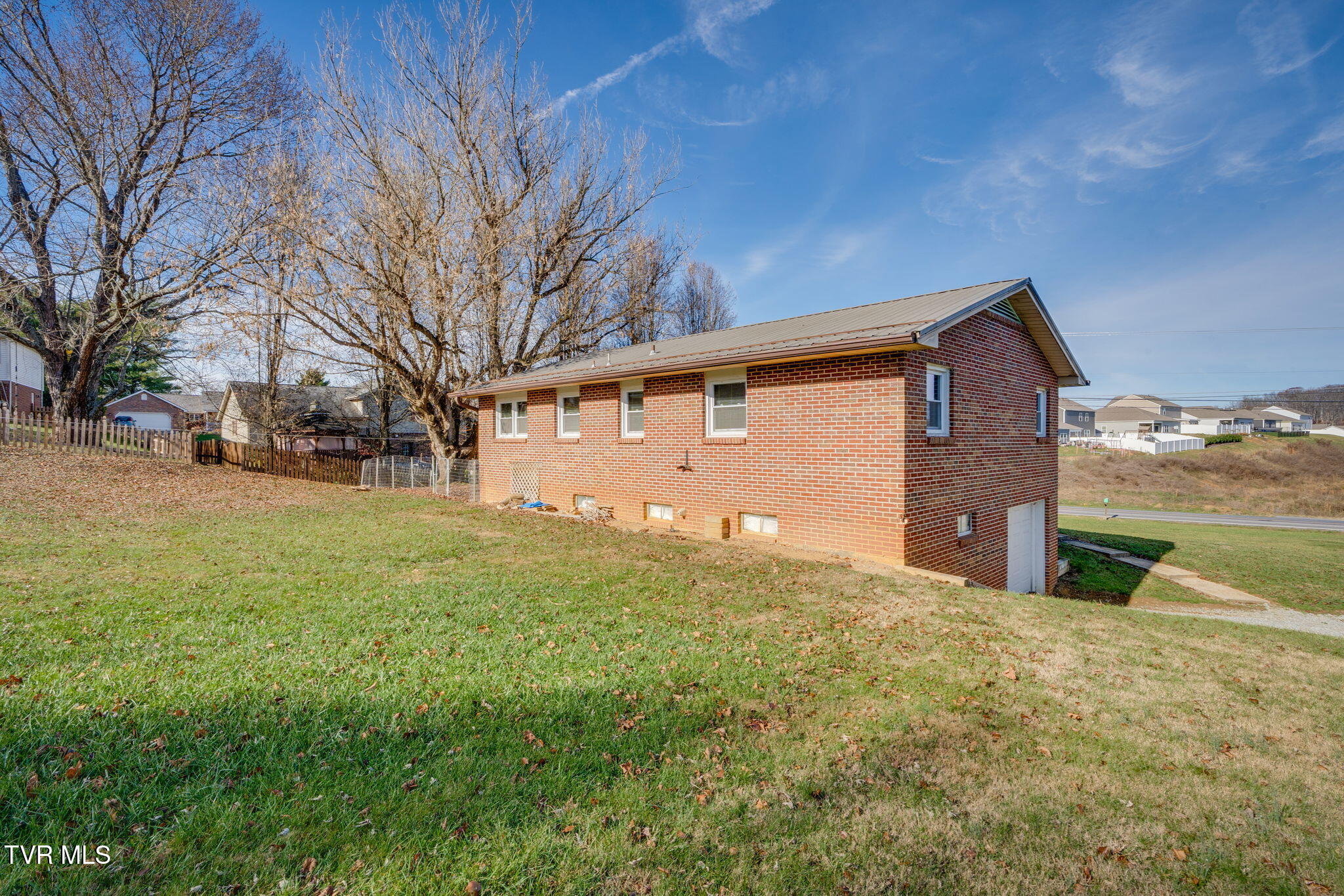 2907 Indian Ridge Road Johnson City, TN 37604 - Photo 28 of 37 026