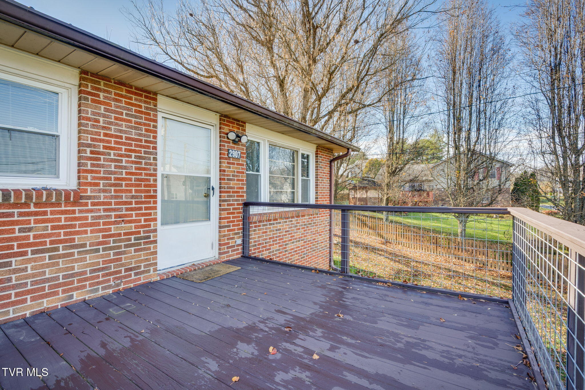 2907 Indian Ridge Road Johnson City, TN 37604 - Photo 3 of 37 005